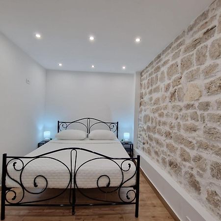 Small House Saint Michael Sibenik Exterior photo
