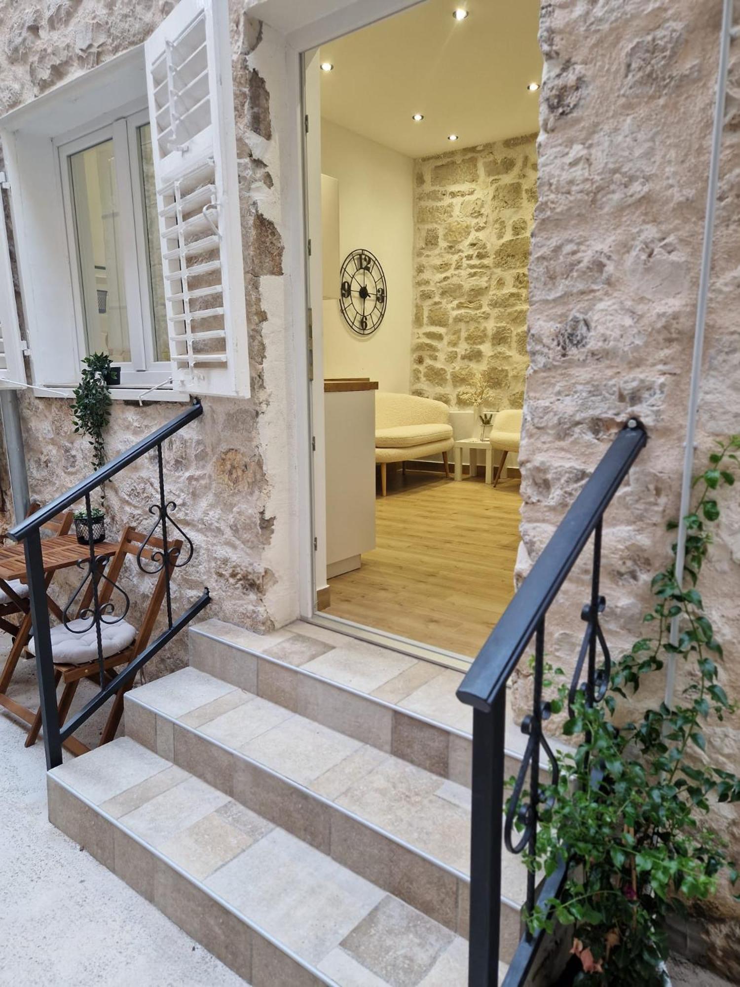 Small House Saint Michael Sibenik Exterior photo